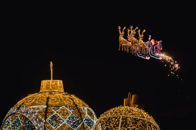 Christmas Wonderland 2025 Flying Santa