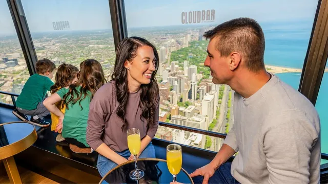 Eating & Dining in 360 Chicago