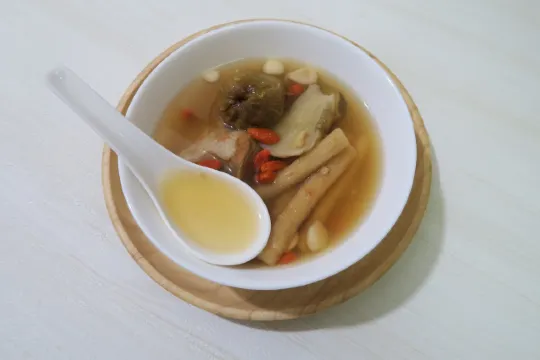 沙參杏仁海竹瘦肉湯