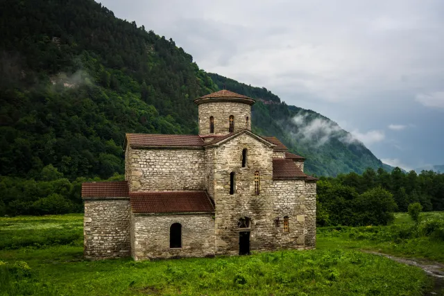 Древние храмы Архыза