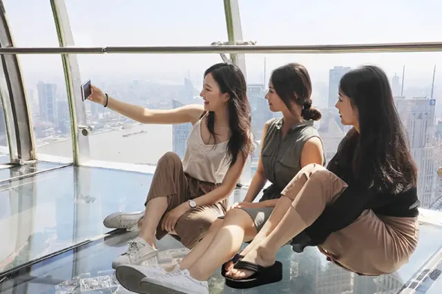 Shanghai Oriental Pearl Tower | Must-See Features and Attractions