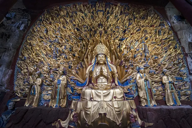 Дацзуские скальные рельефы (Dazu Rock Carvings)