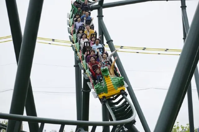 雲霄飛車（The Dragon）