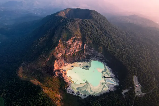 Кавах Путих (Белый кратер)