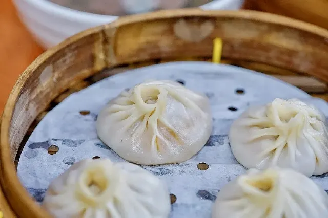 lai lai xiao long restaurant in shanghai xiaolongbao basket