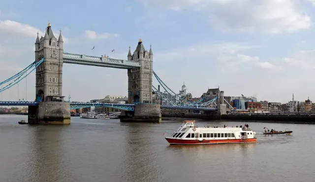 sungai thames photo