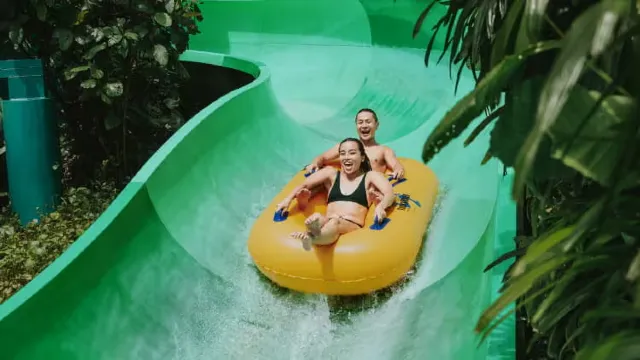 激流滑道（Turbo Tunnel）