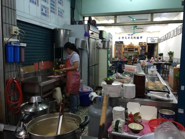 臺灣巴士宵夜小吃 - 台巴