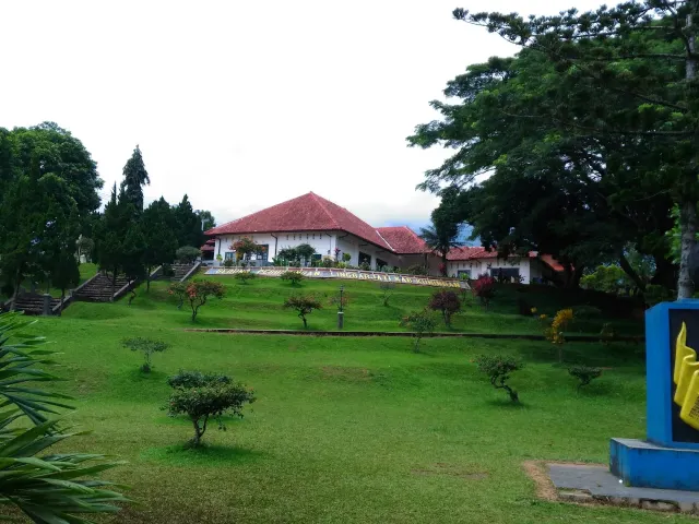 gedung perundingan linggarjati photo
