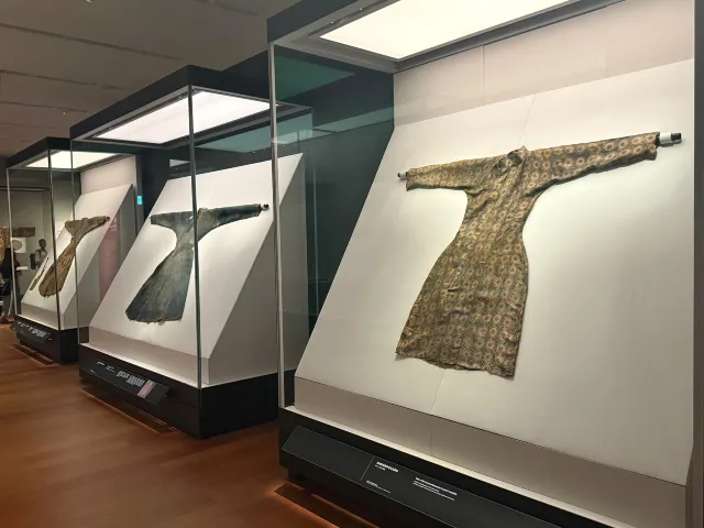 絲綢中國──香港故宮文化博物館賀祈思收藏