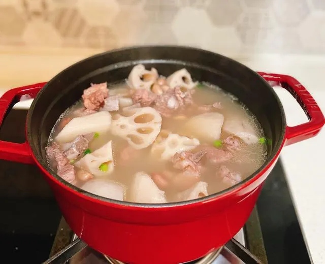 白露湯水 - 蓮藕花生排骨湯