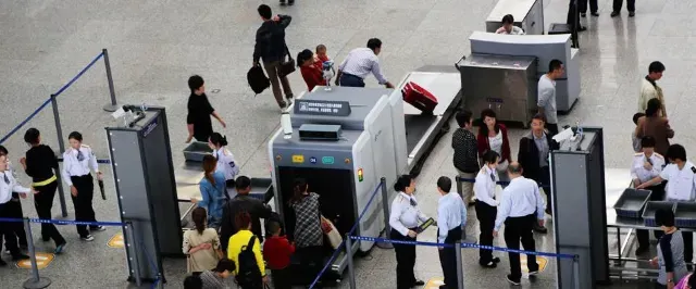 중국 기차역 입구