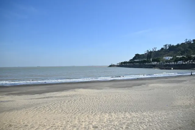 黑沙海灘