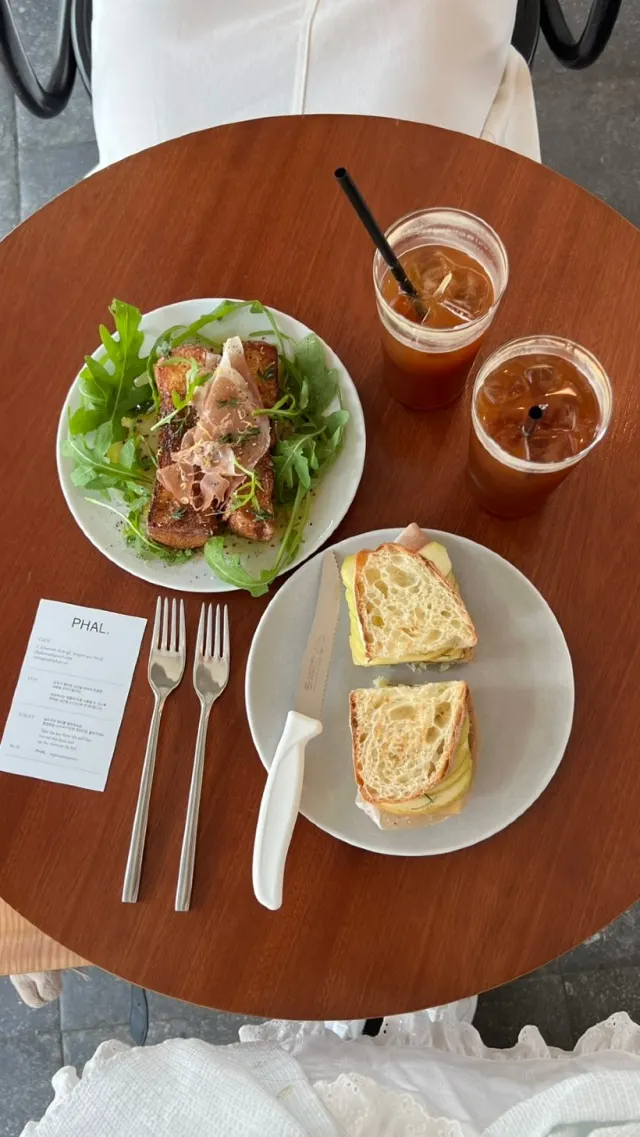 Cafe Phal
