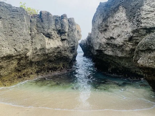 龍蝦洞