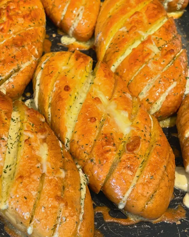 Audrant 爆漿蒜香麵包