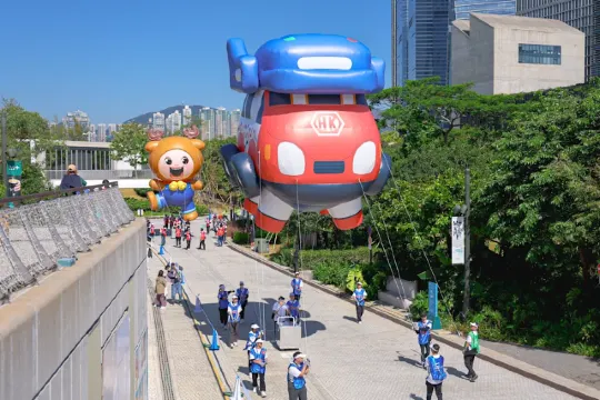 Merry Balloon Parade2