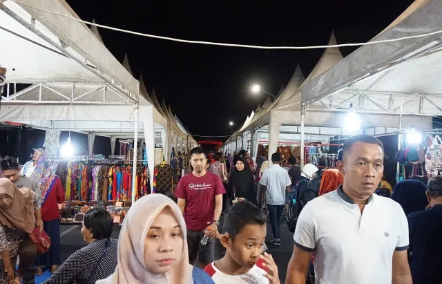 ngarsopuro night market photo