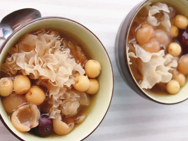 銀耳蓮子百合湯