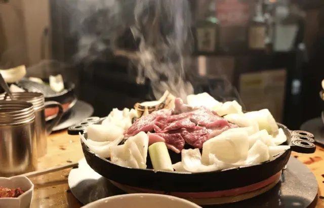 北海道美食:成吉思汗烤肉|成吉思汗達摩(だるま)