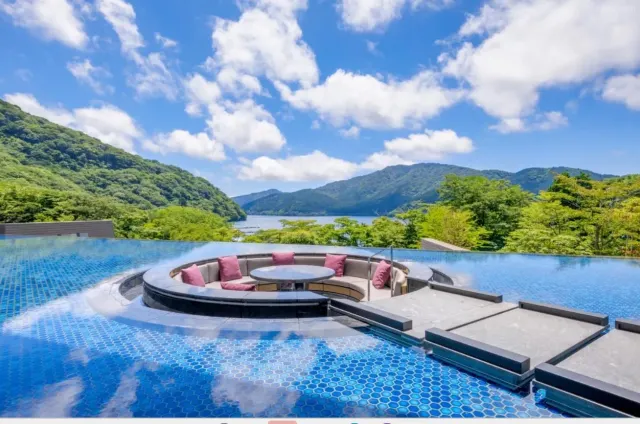 箱根蘆之湖花織旅館