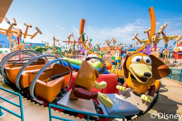 Вихрь Слинки (Slinky Dog Spin) шанхайский диснейленд