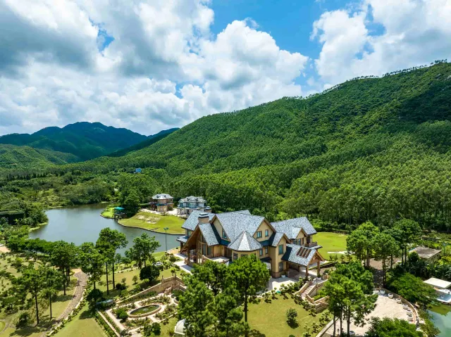 Midea Egret Lake Hot Spring