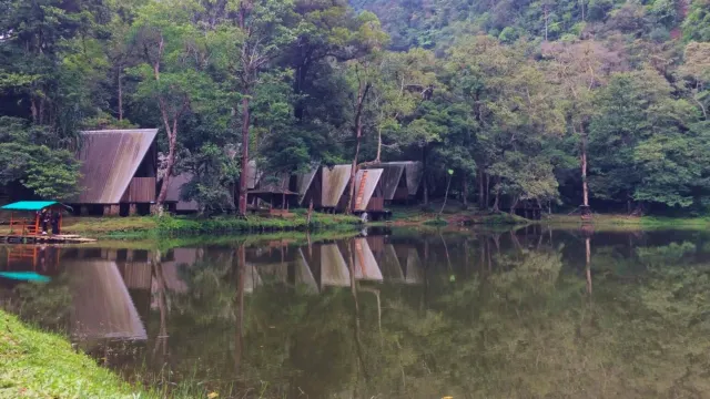 telaga warna puncak bogor photo