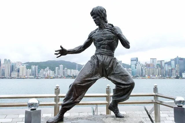 Hong Kong Avenue of Stars Bruce Lee statue