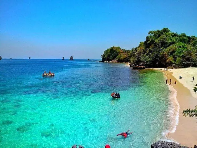 pantai tiga warna photo