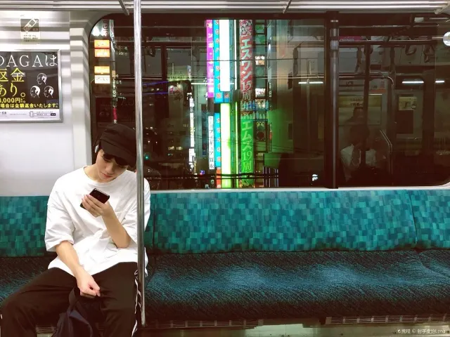 도쿄 지하철 내부