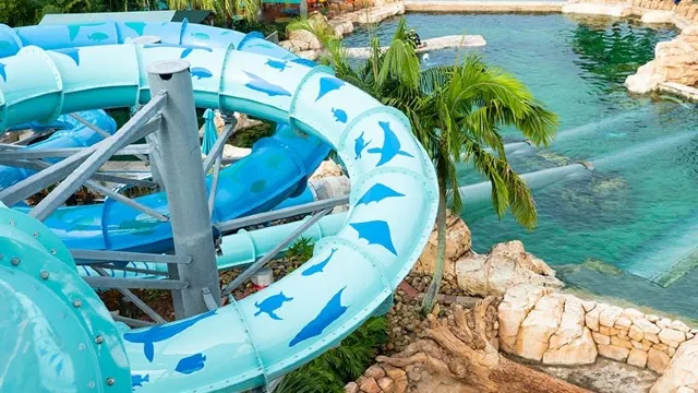 Aquatica Orlando's iconic attractions