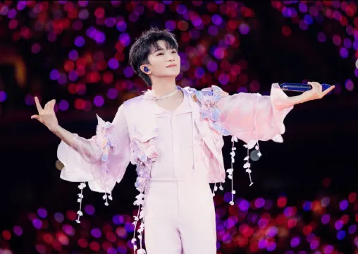 周深香港演唱會】啟德跨年開唱！入場安排&交通&預測歌單&座位圖&附近