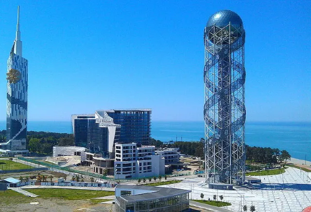 Башня Алфавита в Батуми