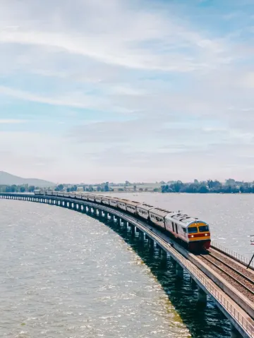รถไฟทางน้ำไทย