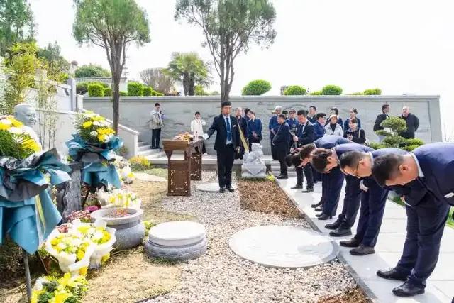掃墓祭祖
