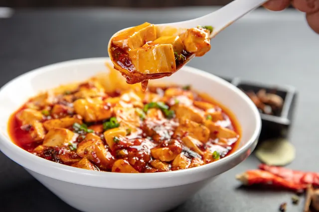 Мапо доуфу (麻婆豆腐, Mápó dòufu)