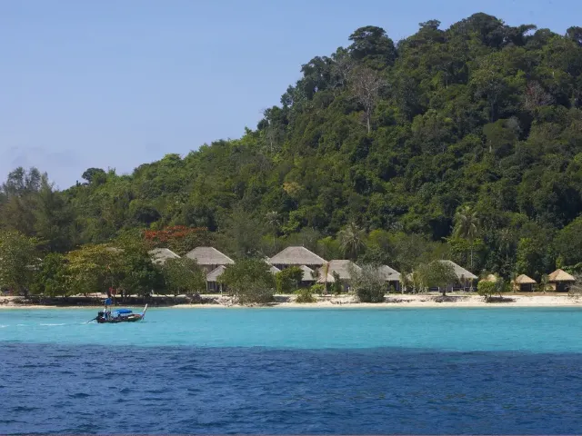 เดอะ เซเว่นซีส์ รีสอร์ท (The Seven Seas Resort Koh Kradan)