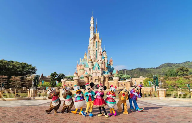 馬年角色拜年與園區佈置