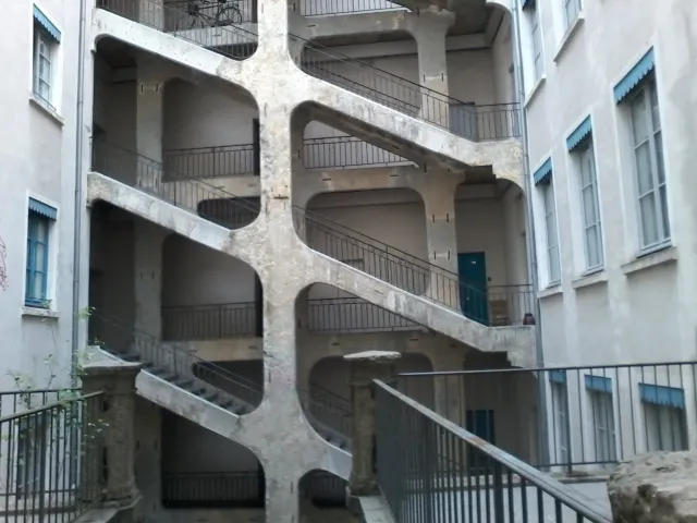 Двор Голодных