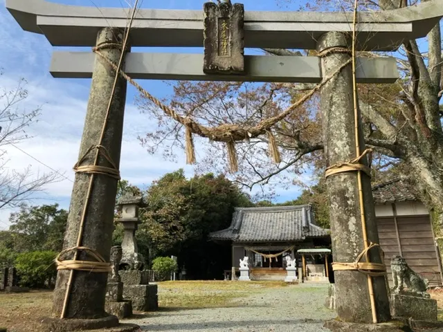 【水上の鳥居】水辺に浮かぶ神秘の絶景鳥居のある神社まとめ！