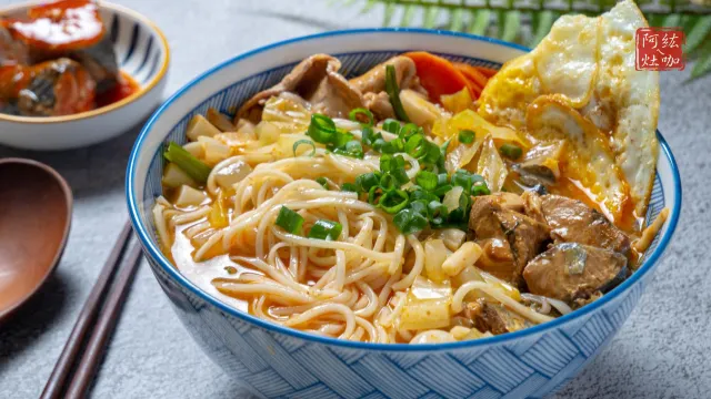 颱風天鯖魚麵
