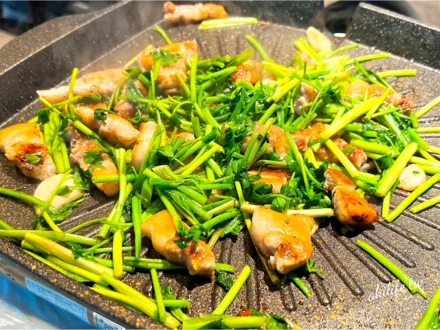 吃草的豬水芹菜烤肉