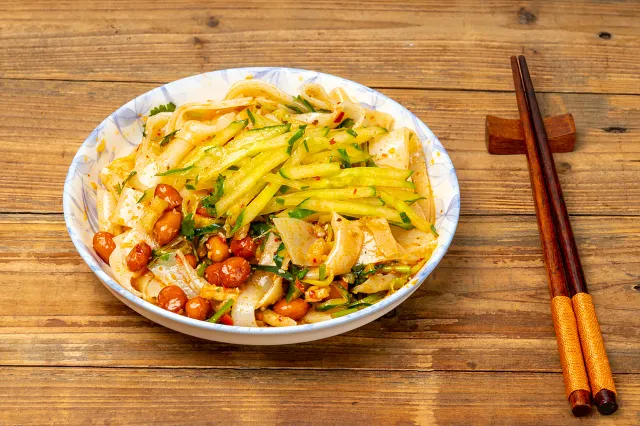 liangpi cold noodles dish in Xi'an