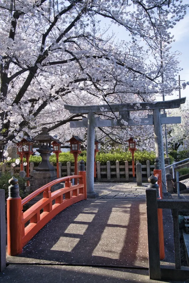 六孫王神社
