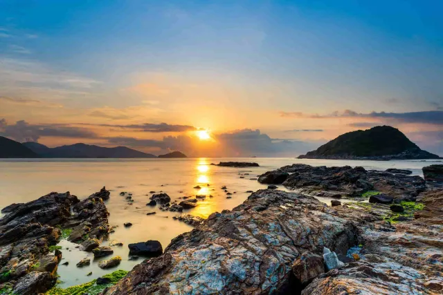 鹽洲島