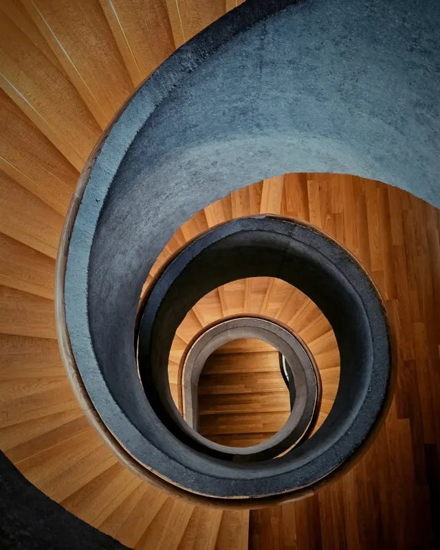 賽馬會藝方旋轉樓梯