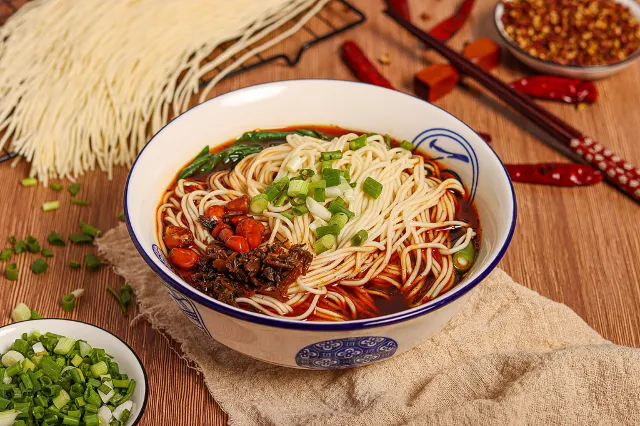 Chongqing spicy noodles (xiao mian) in a bowl