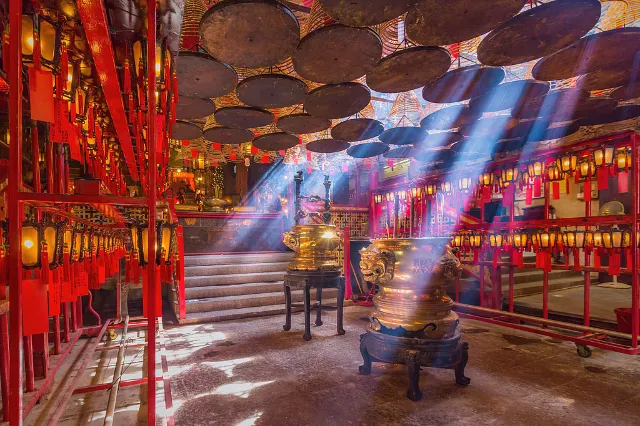 Hong Kong Man Mo Temple inside