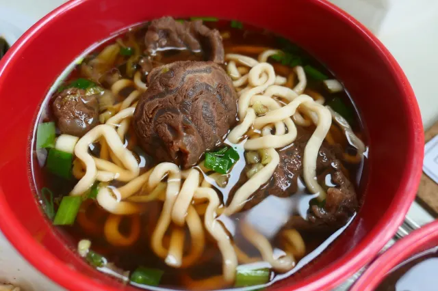 美東芳牛肉麵